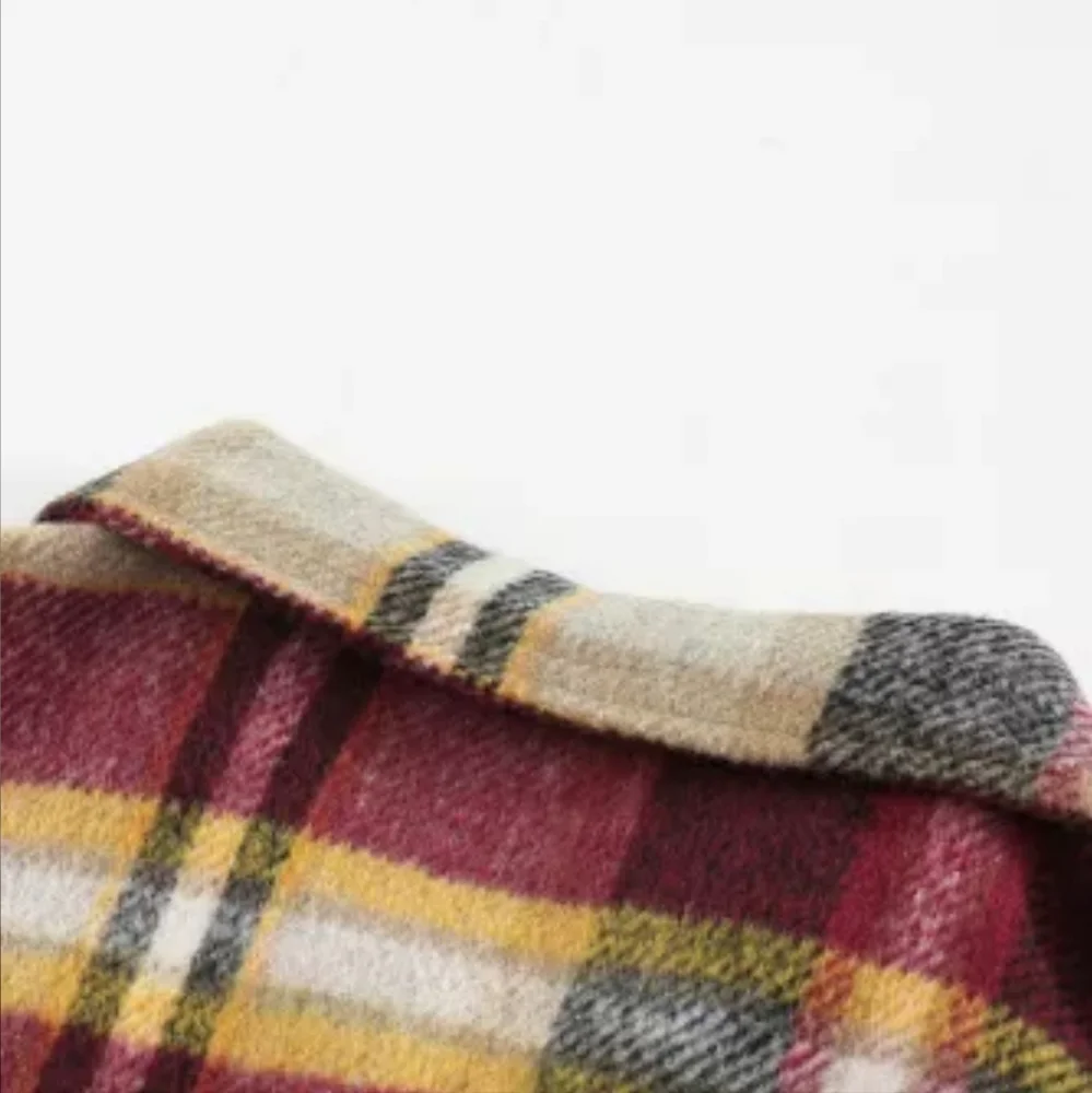 New Geometric Plaid pocketed shacket - Picture 10 of 17